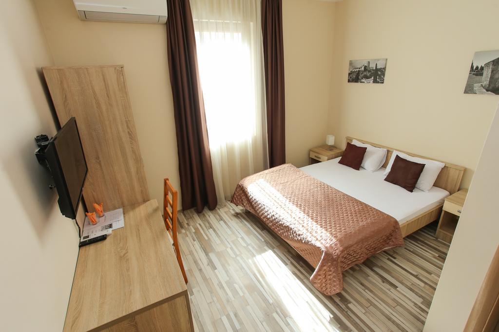 Hotel Hana Mostar Bagian luar foto