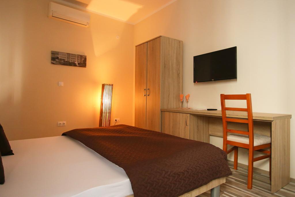 Hotel Hana Mostar Bagian luar foto